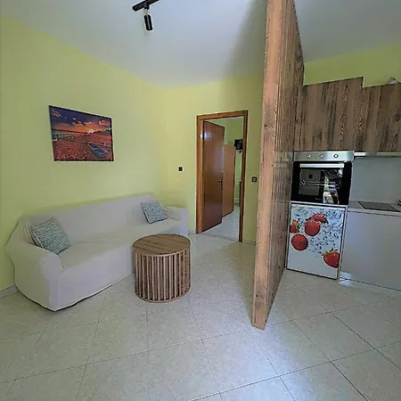 Ranias Dell Olivetto Apartment