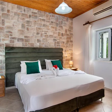 Ranias Dell Olivetto Apartment
